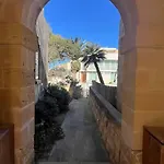 Bizzilla - Family Friendly Maisonette Xlendi