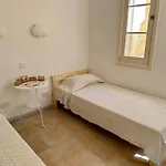 Bizzilla - Family Friendly Maisonette شقة كْسْليندي